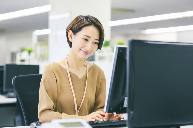 オフィスで働く参加者のイメージ